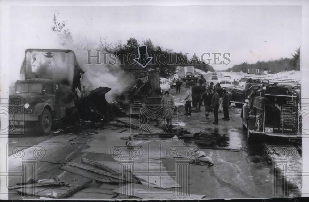 1956 Press Photo Wreckage of Three Trailer Trucks in Union, CT - Historic Images