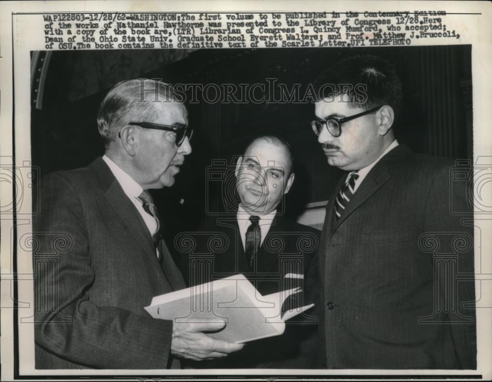 1962 Press Photo L. Quincy Mumford, Everett Walters, Prof. M. Bruccoli of OSU - Historic Images