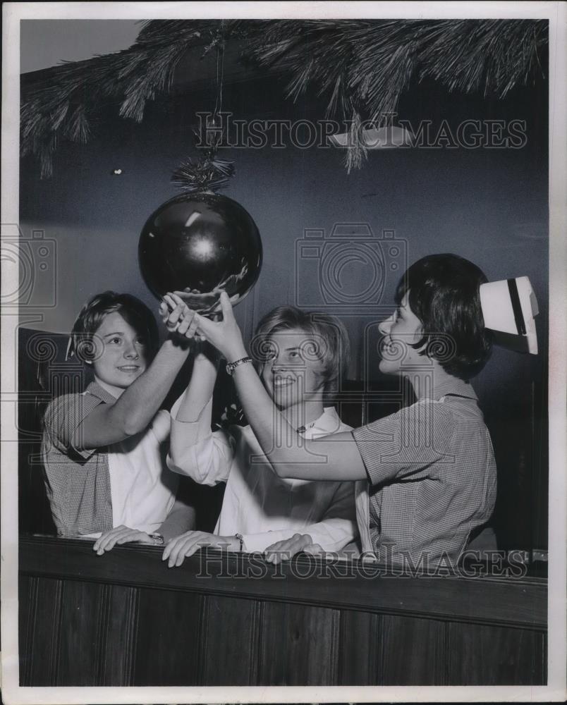 1956 Press Photo Cleveland, Ohio Sharon paul, Barb Godfrey,Martha Rose - Historic Images