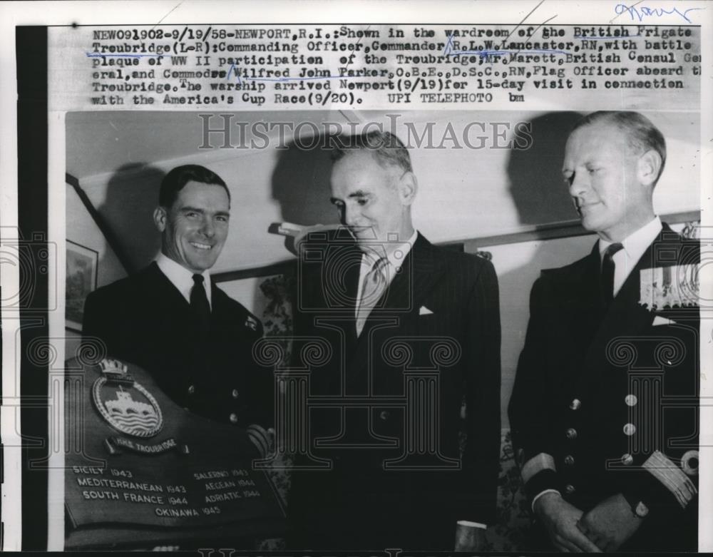 1958 Press Photo Commander R.L.W. Lancaster, Mr. Marett, Com. Wilfred J. Parker - Historic Images