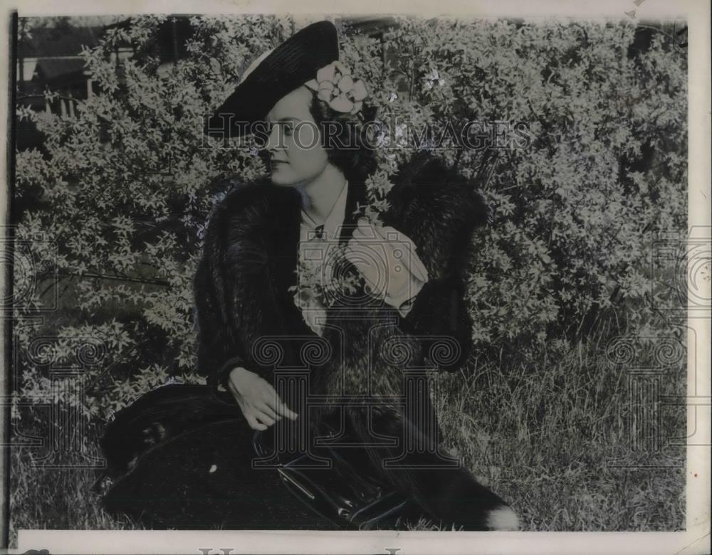 1940 Press Photo Miss Louise Mack - Historic Images