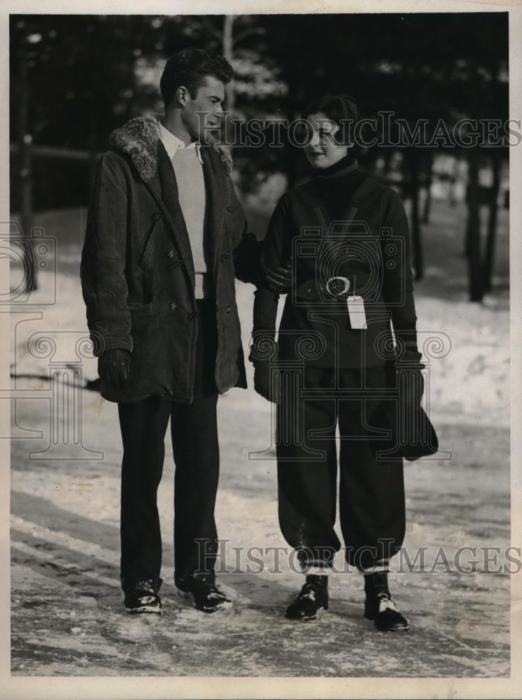 1932 Press Photo RR Adam &amp; Mary Ann Roth at Dartmouth Winter Carnival - Historic Images