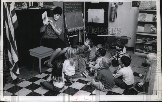 1969 Press Photo Mrs Trudy Henley,teacher & class at W Side Elem, school - Historic Images