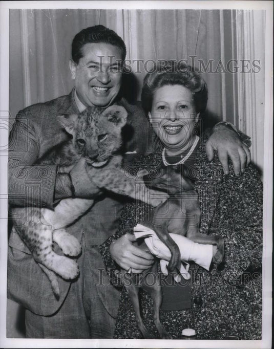 1957 Press Photo Big Game Hunter Angelo Lombardi & Wife Romana - Historic Images