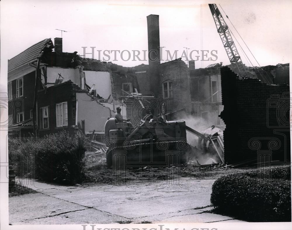 1965 Press Photo Northwest Corner Of Coventry &amp; Mayfield Roads In Cleveland - Historic Images