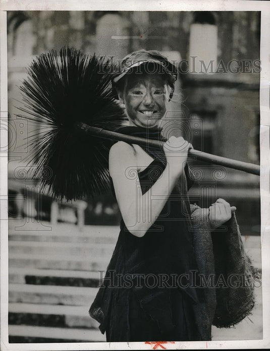 1955 Press Photo London Chimney Sweep Margaret Otten - Historic Images