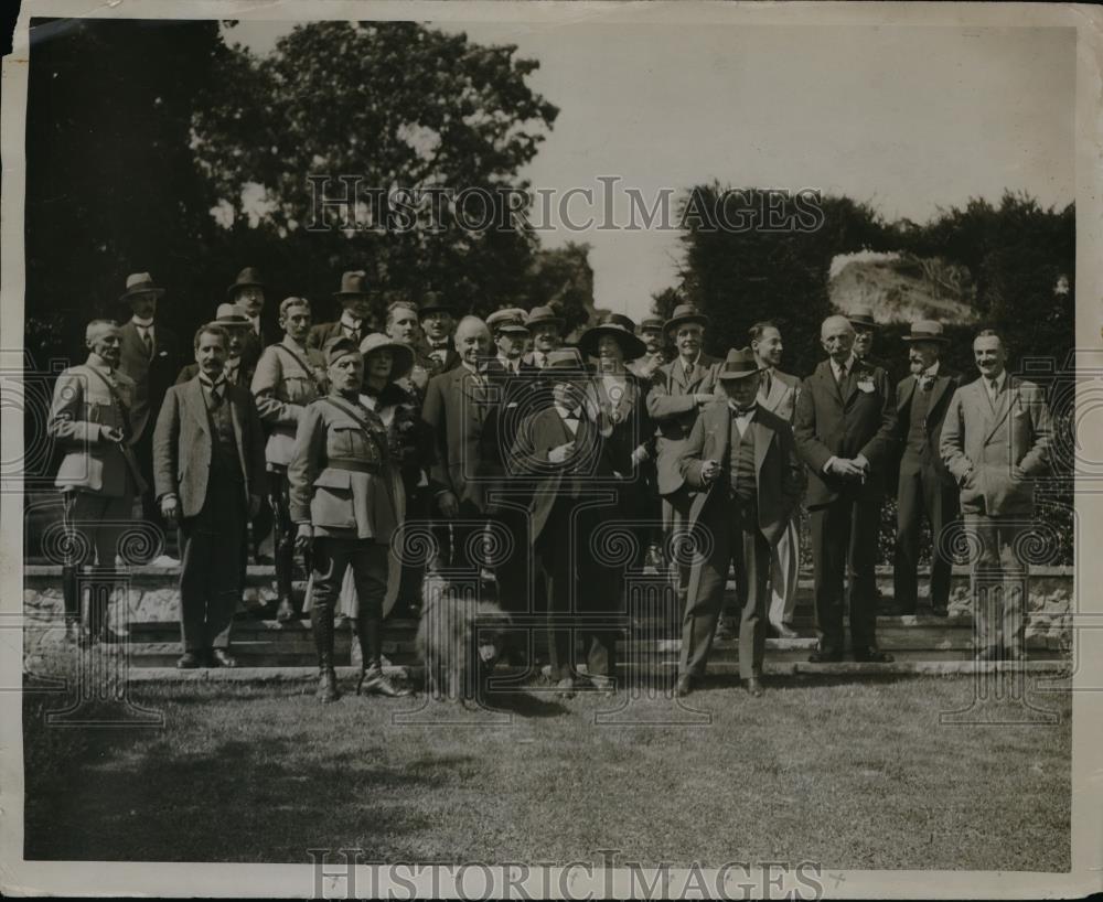 1920 Press Photo The British & French Premiers outside Sir Philip Sasson's home - Historic Images