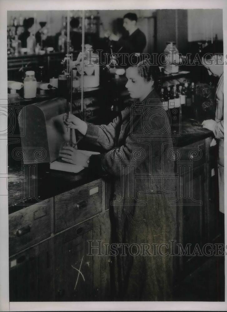 1936 Press Photo Mrs. Anne Newman of Brooklyn, New York Univ. College - Historic Images