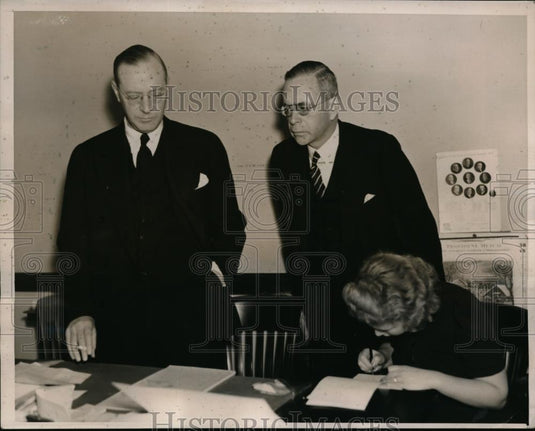 1938 Press Photo Asst Atty Gen Ambrose McCall & Edward Hanlon - Historic Images
