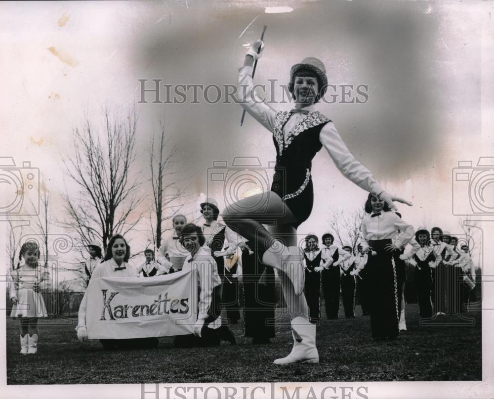 1957 Press Photo majorette Karen Frederickson and Karenetts band members - Historic Images