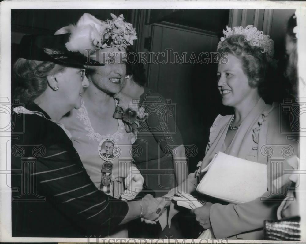 1944 Press Photo Chicago, Mrs W Gasque, Mrs R Hannegan,Mrs J Balfe, womens bs - Historic Images