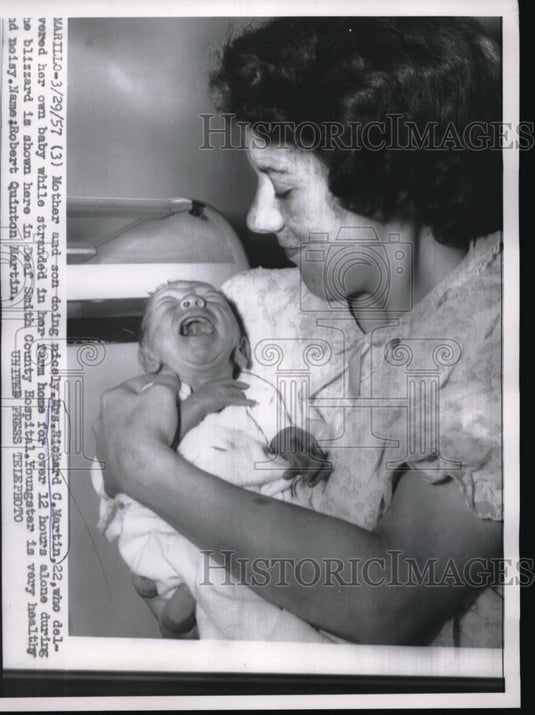 1957 Press Photo Amarillo, Tx Mrs Richard Martin & son ok after caught in snow - Historic Images