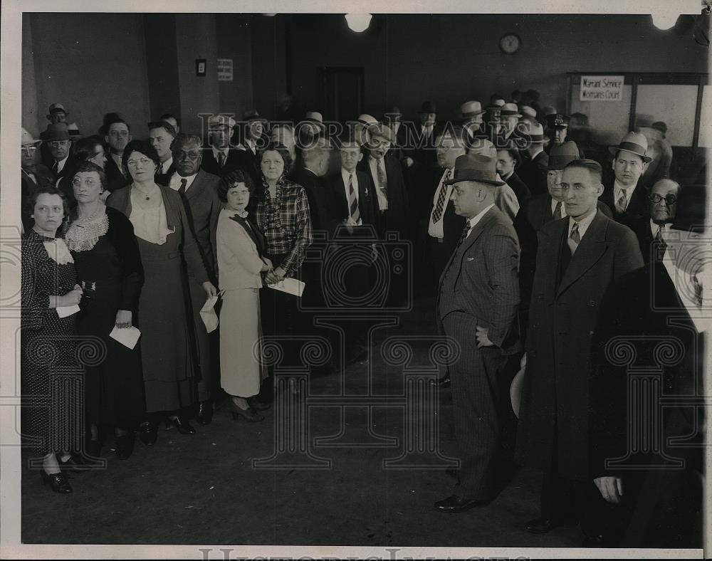 1935 Press Photo Womens Court in Chicago, Judge Ed Scheffler at murder scene - Historic Images