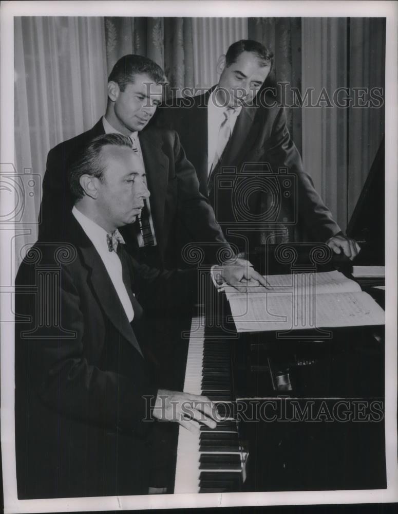 1953 Press Photo Whittemore &amp; Lowe Look Over Score Composed By Morton Gould - Historic Images