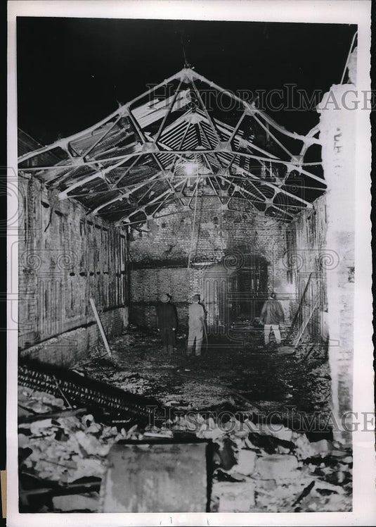 1955 Press Photo Firemen Examine Damage To Rio Motion Picture Theater - Historic Images