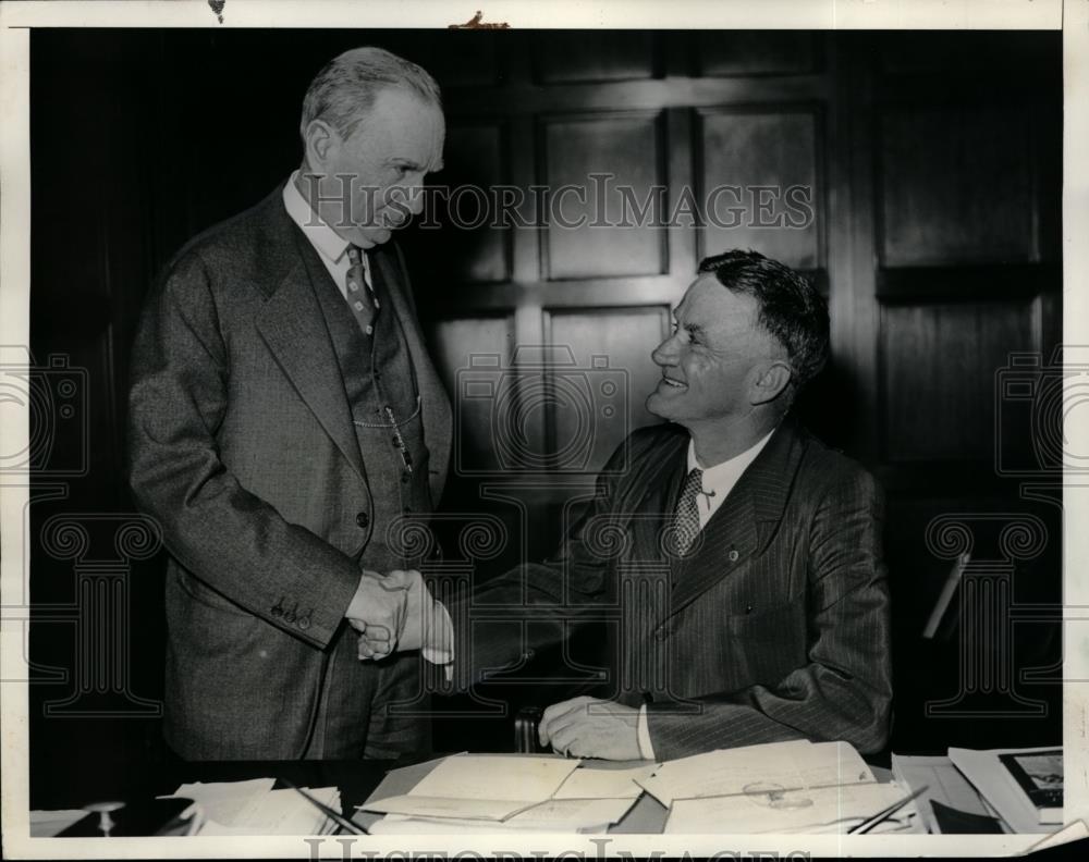 1935 Press Photo Sec. of Commerce Daniel Roper with Asst. John Monroe Johnson - Historic Images