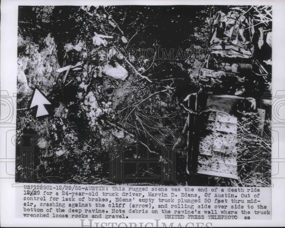 1955 Press Photo Cliff Hit by Marvin D. Edens in a Truck Killing Him in Austin - Historic Images