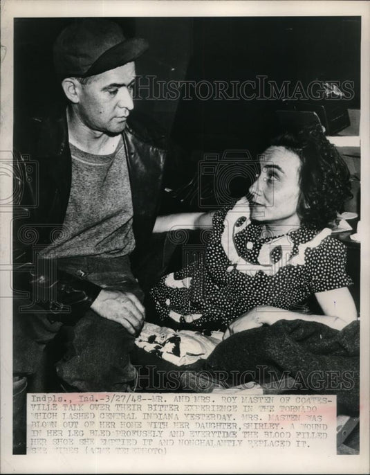 1948 Press Photo Mr & Mrs Roy Masten recounting their ordeal in the tornado - Historic Images