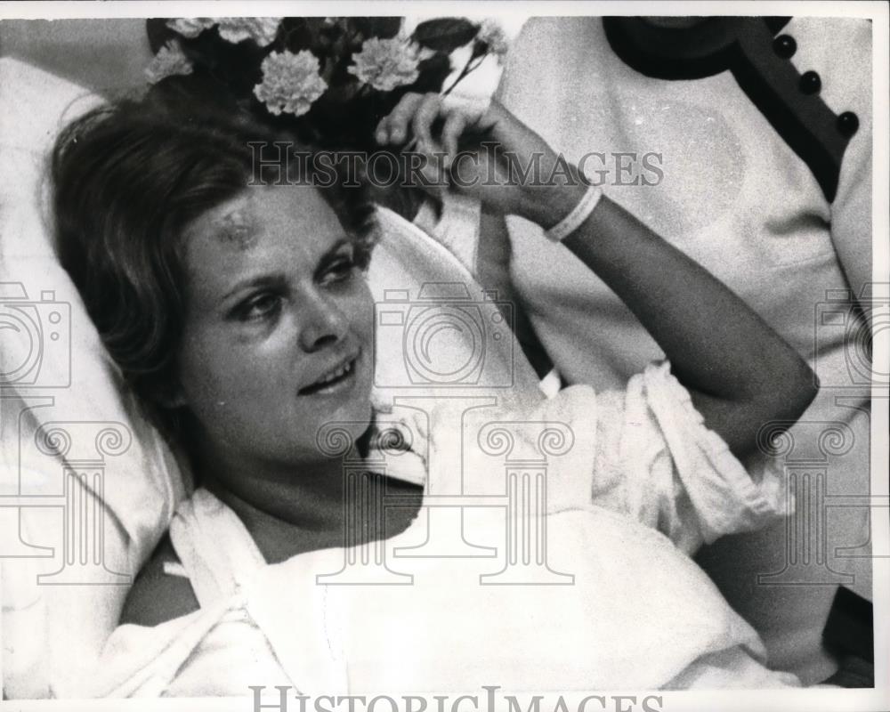 1968 Press Photo NY, Baroness Gnatia von Furstenberg in hospital from accident - Historic Images