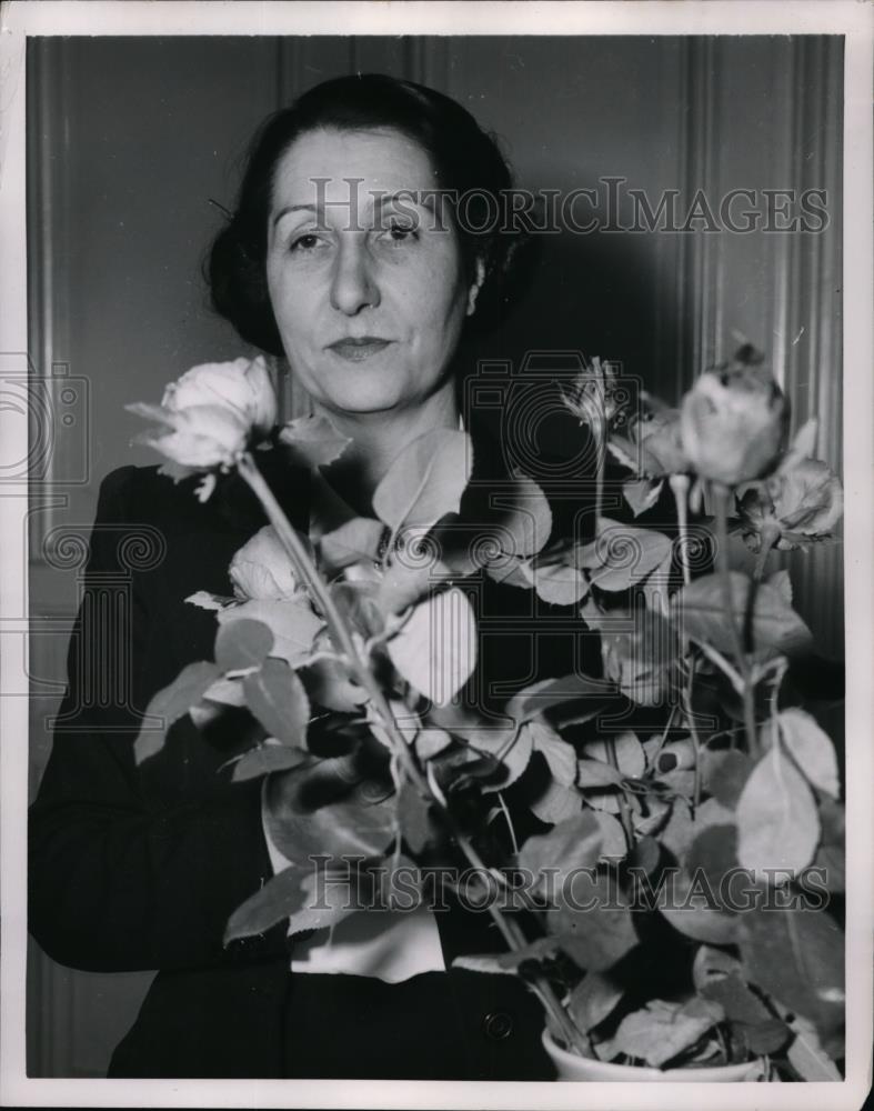 1951 Press Photo Mme Aurirol of France - Historic Images