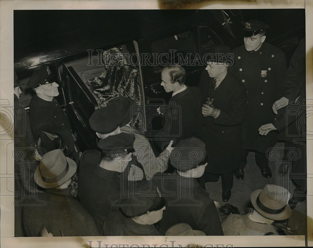 1939 Press Photo Capt MR Alderson Master Of Ill Fated Imperial Airways Cavalier - Historic Images