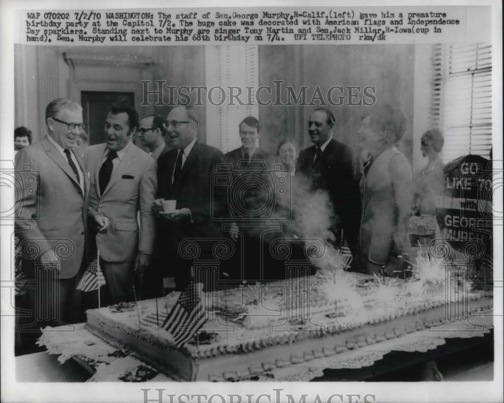 1970 Press Photo D.C. staff of Sen George Murphy of Calif. for 68th birthday - Historic Images