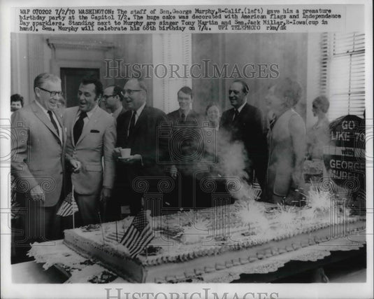 1970 Press Photo D.C. staff of Sen George Murphy of Calif. for 68th birthday - Historic Images