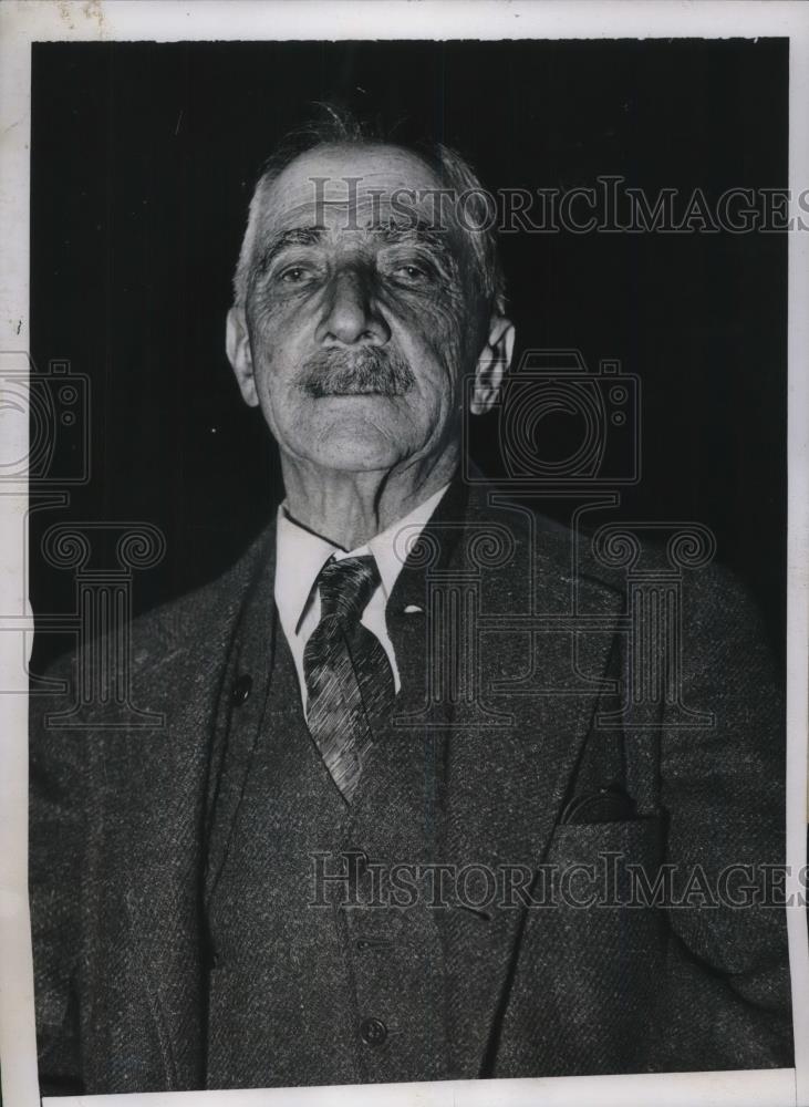 1935 Press Photo George H. Newman Filed Suit Against Dr. Earl Chesher - Historic Images