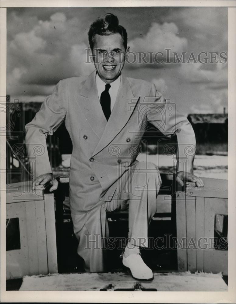 1941 Press Photo Clinton Washburn Millionaire Playboy Island Owner - Historic Images
