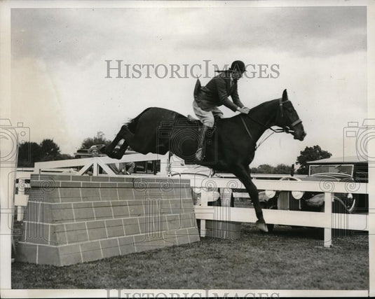 1932 Press Photo Miss Ella Milbank in amateur class at NY horse show - Historic Images