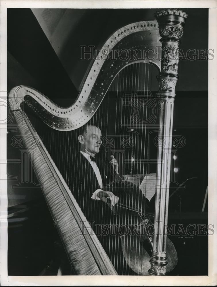 1947 Press Photo James Younger, Cellist with a Pittsburgh Concert Orchestra - Historic Images