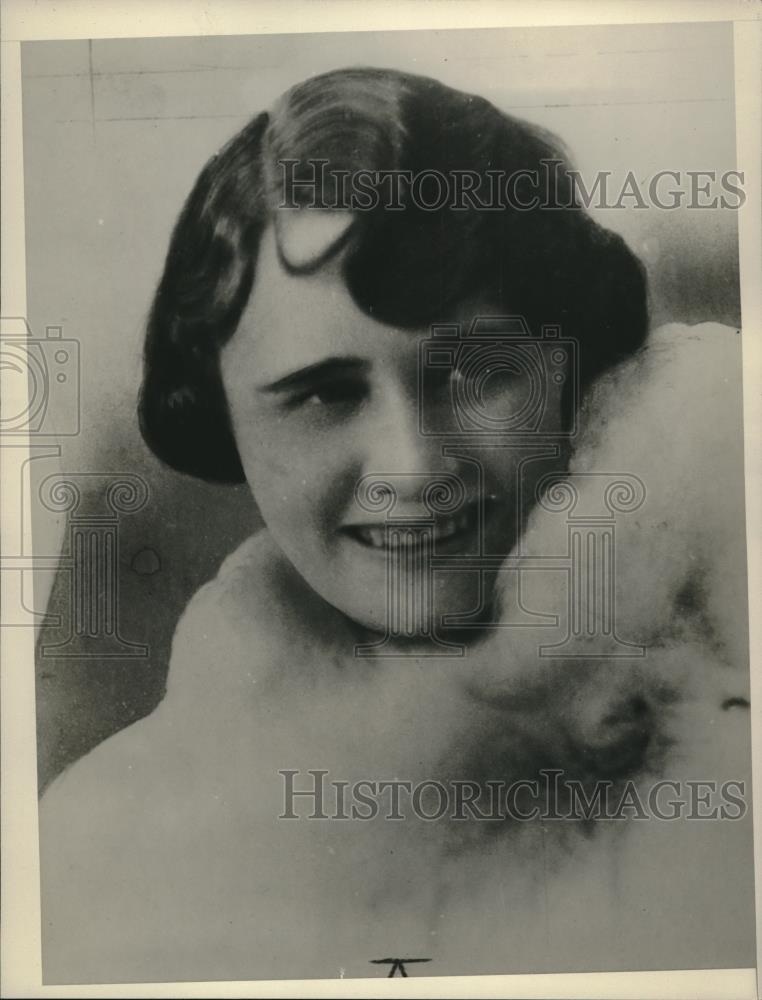 1933 Press Photo Typewriter profile of Mrs Ethel Asselta, for a newspaper - Historic Images