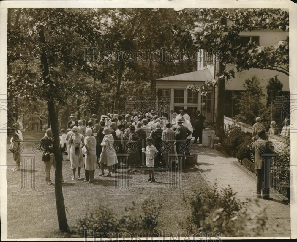 1930 Press Photo Ambassador Morrow holds reception on lawn of his home - Historic Images
