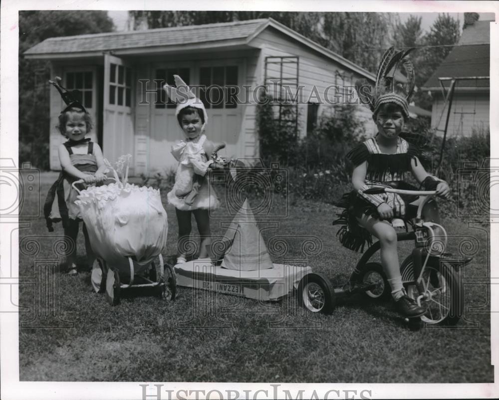 1953 Press Photo Children Playing, Jean Laing, Sally Coulton, Douglas Laing - Historic Images