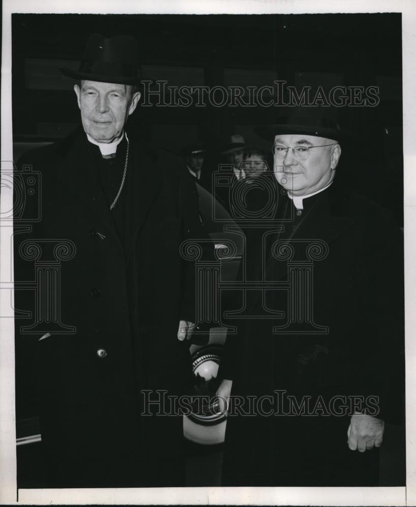 1946 Press Photo Most Rev. John J. Glennon Met by Most Rev. Francis J. Spellman - Historic Images