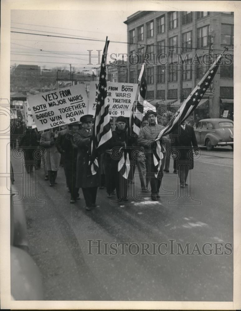 1946 Press Photo Kansas City, Mo. UAW-CIO GM workers to file unemployment claims - Historic Images