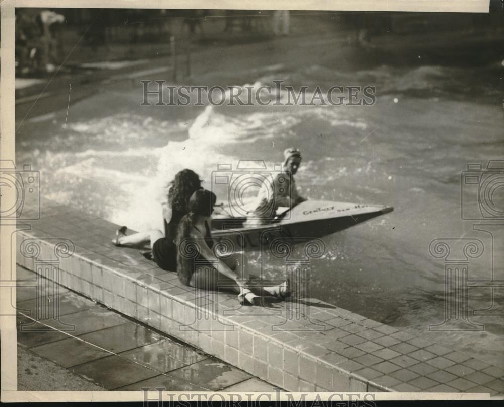 1929 Press Photo Baby Olsen Tunes Up For Outboard Motor Boat Race - Historic Images
