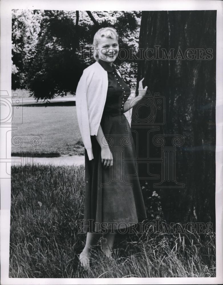 1954 Press Photo Anne Billington of St. Hilda&#39;s College in Oxford, England - Historic Images