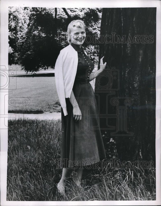 1954 Press Photo Anne Billington of St. Hilda's College in Oxford, England - Historic Images