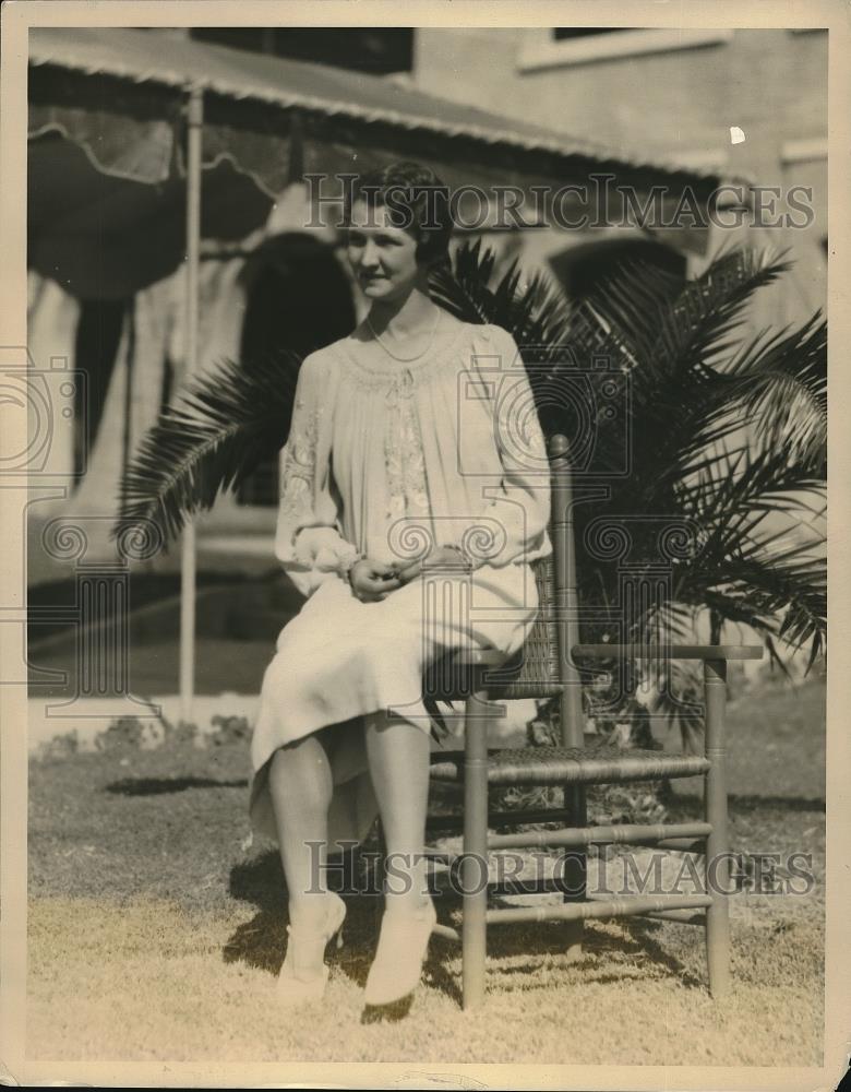 1927 Press Photo Miami Beach, Fla, Miss Alva Murphy at the Flamingo - Historic Images
