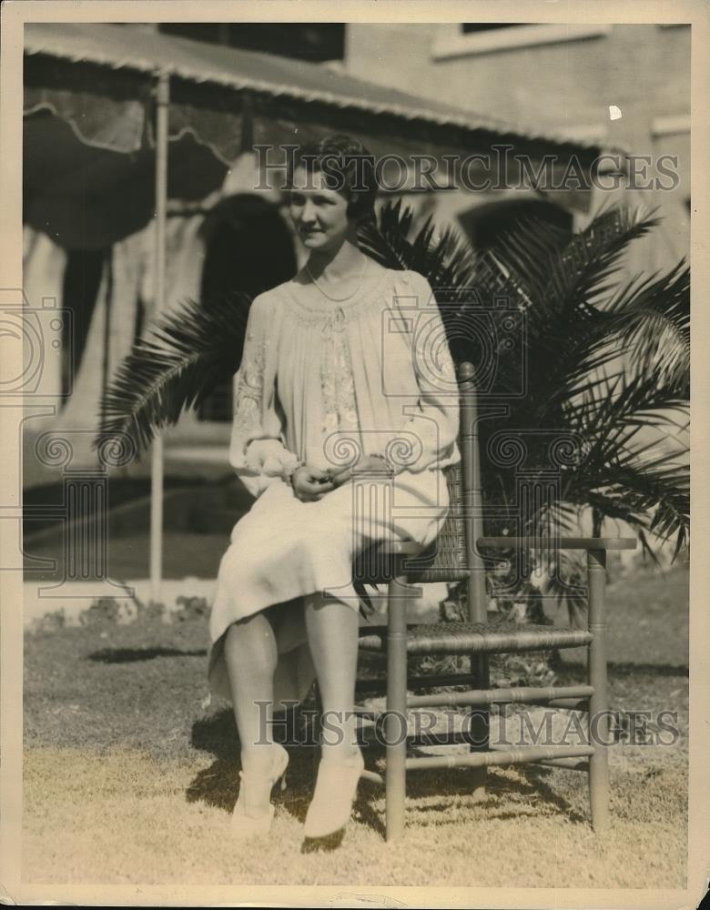 1927 Press Photo Miami Beach, Fla, Miss Alva Murphy at the Flamingo - Historic Images