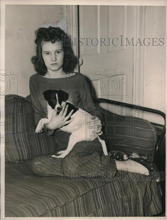1940 Press Photo Nauch Chunk, Pa. Rita Stevens & her pet dog, sister was slain - Historic Images