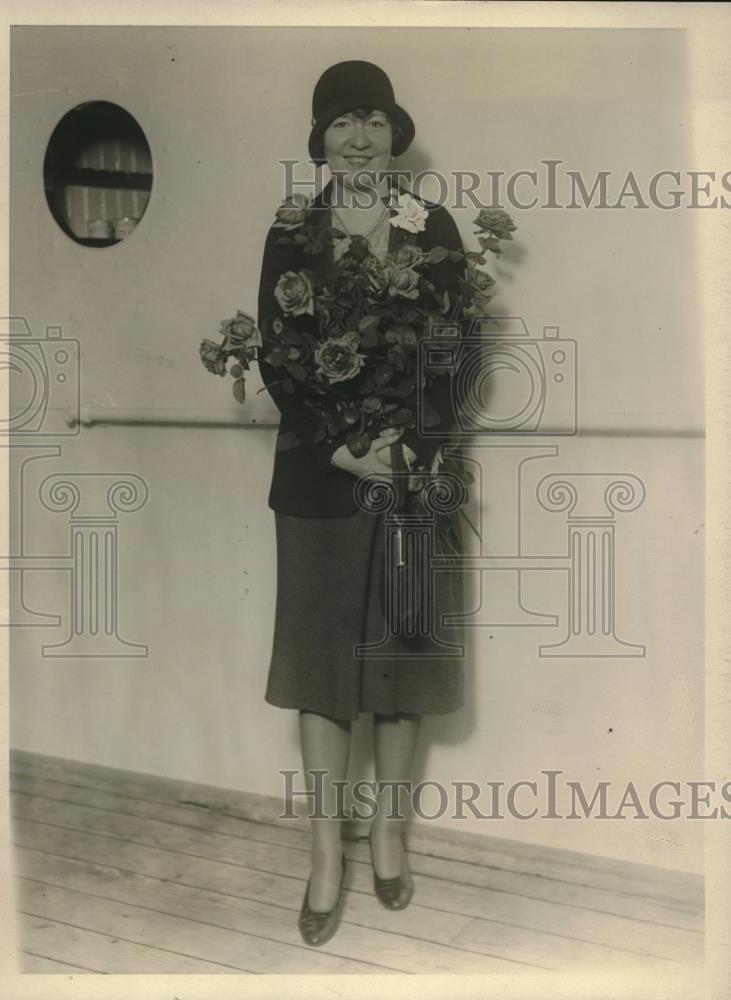 1930 Press Photo Mrs George R Martin White Plains New York Sailing - neb61311 - Historic Images