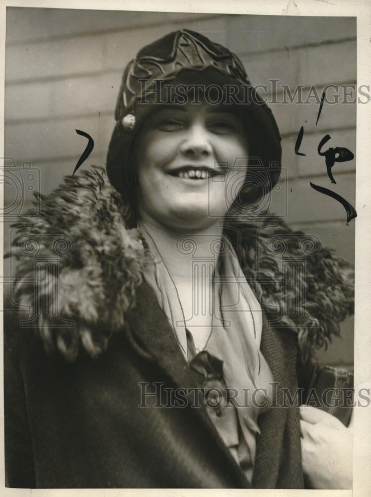 1926 Press Photo Mrs. Blanche Anderson Leaving Middlesex Criminal Court - Historic Images