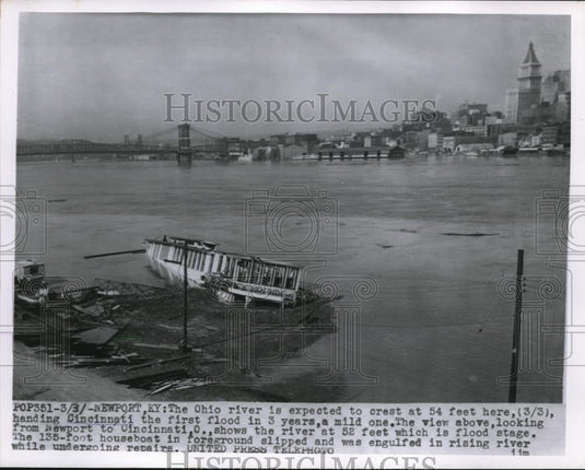 1955 Press Photo Newport, KY the Ohio River crests flood at 54 feet - neb65885 - Historic Images