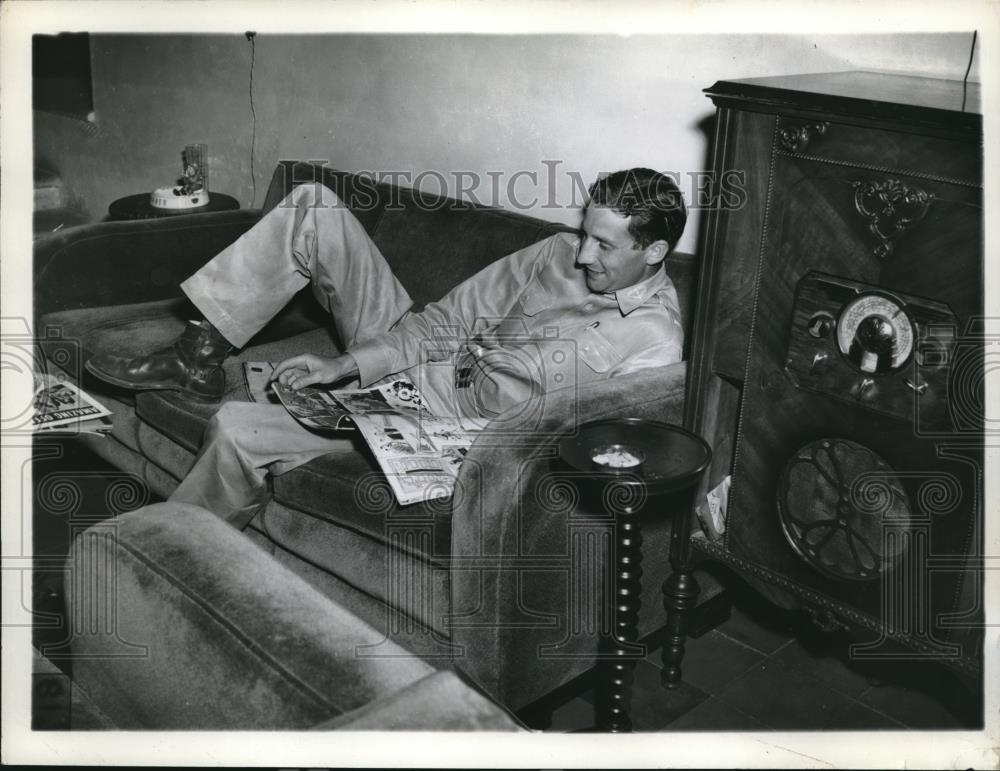 1942 Press Photo Jay Rousek of Muskogee, Okla in Guatemala with US Air corps - Historic Images