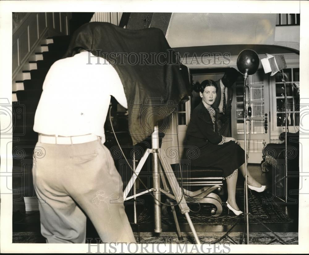 1936 Press Photo Mrs Iekes as she sits for a portrait at her home - neb63654 - Historic Images