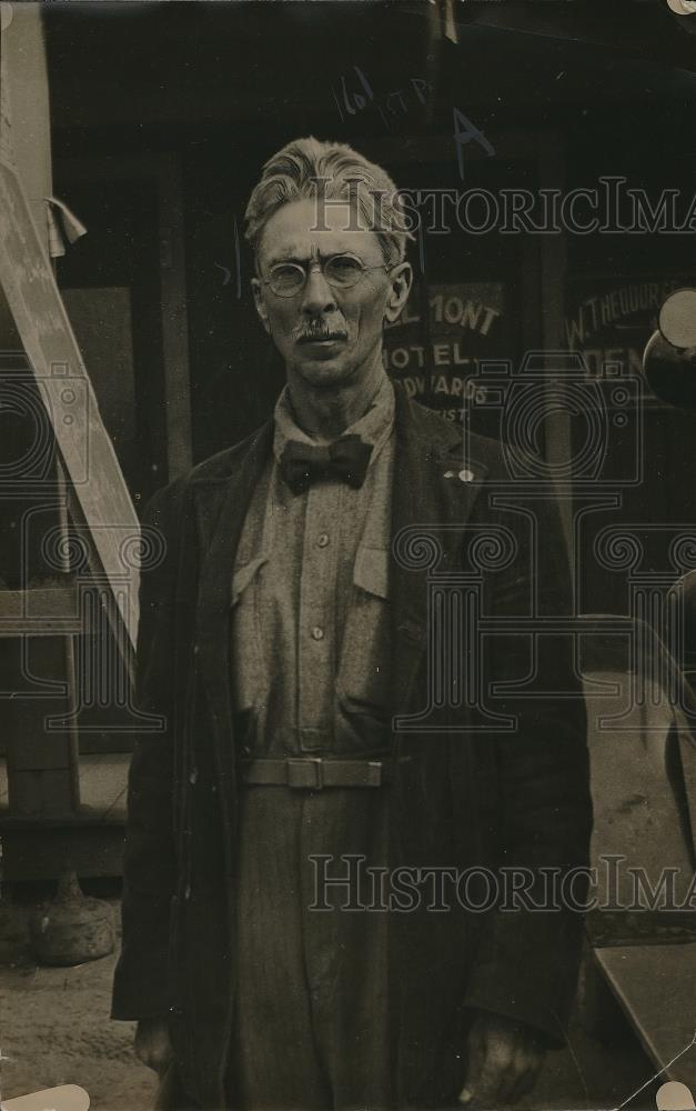 1920 Press Photo Captain Bates, cmdr of Desdemona Amer Legion post - Historic Images