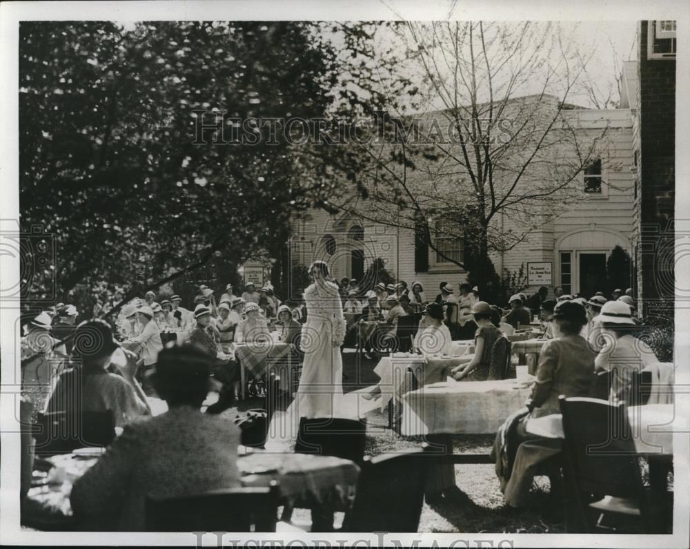 1934 Press Photo Lydia Lovering, taking part in a fashion show &amp; tea at - Historic Images