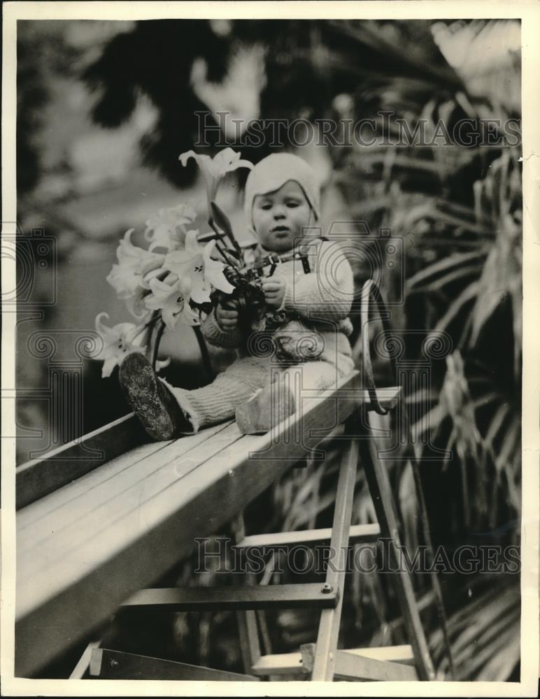 1938 Press Photo Easter Lily Sidney Allen Mook - neb65450 - Historic Images